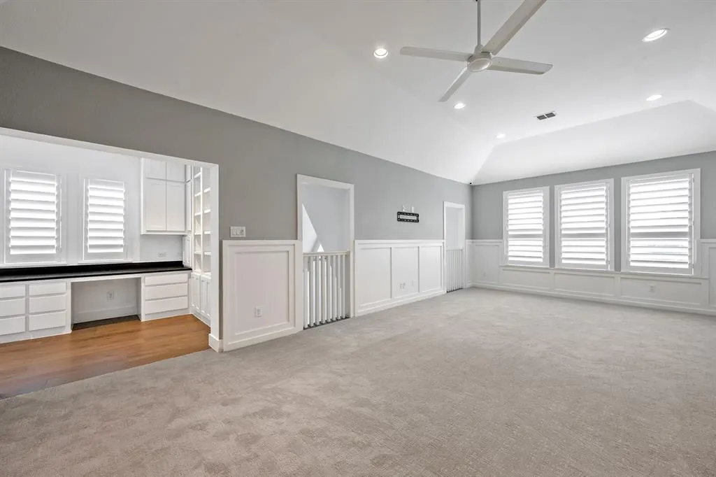 4431 Woodbine Lane