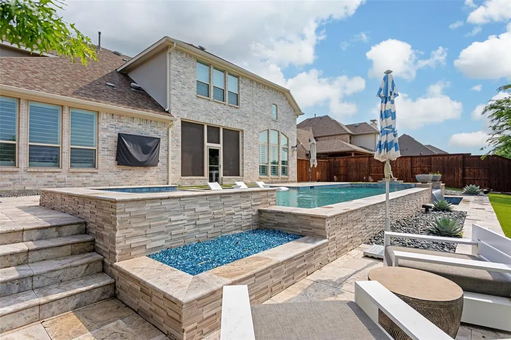 4431 Woodbine Lane
