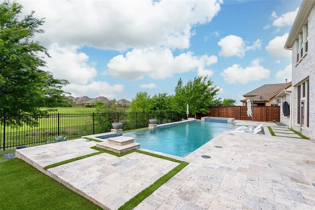 4431 Woodbine Lane