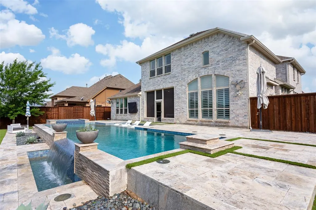 4431 Woodbine Lane