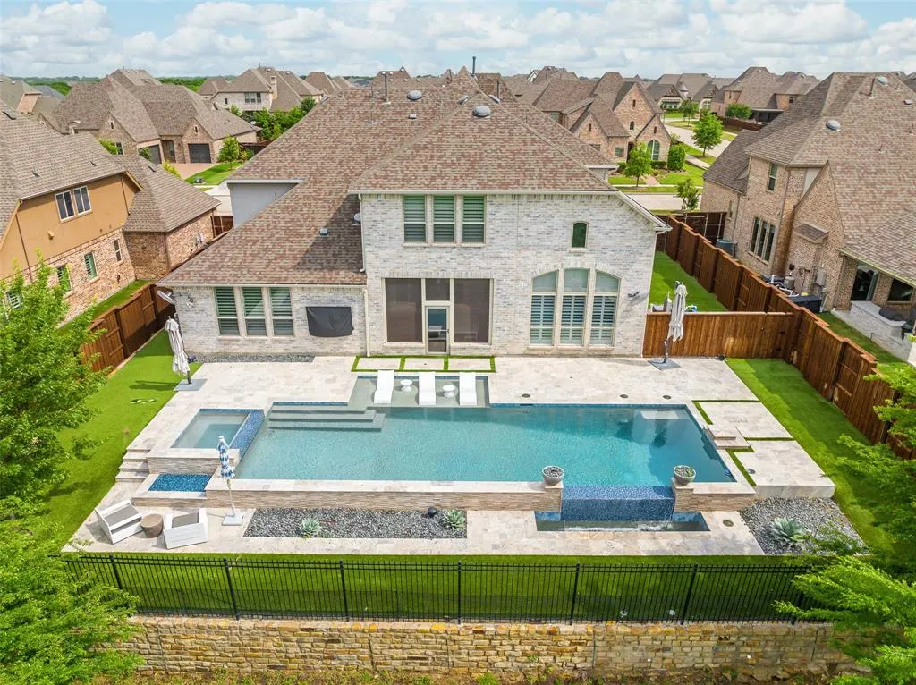 4431 Woodbine Lane