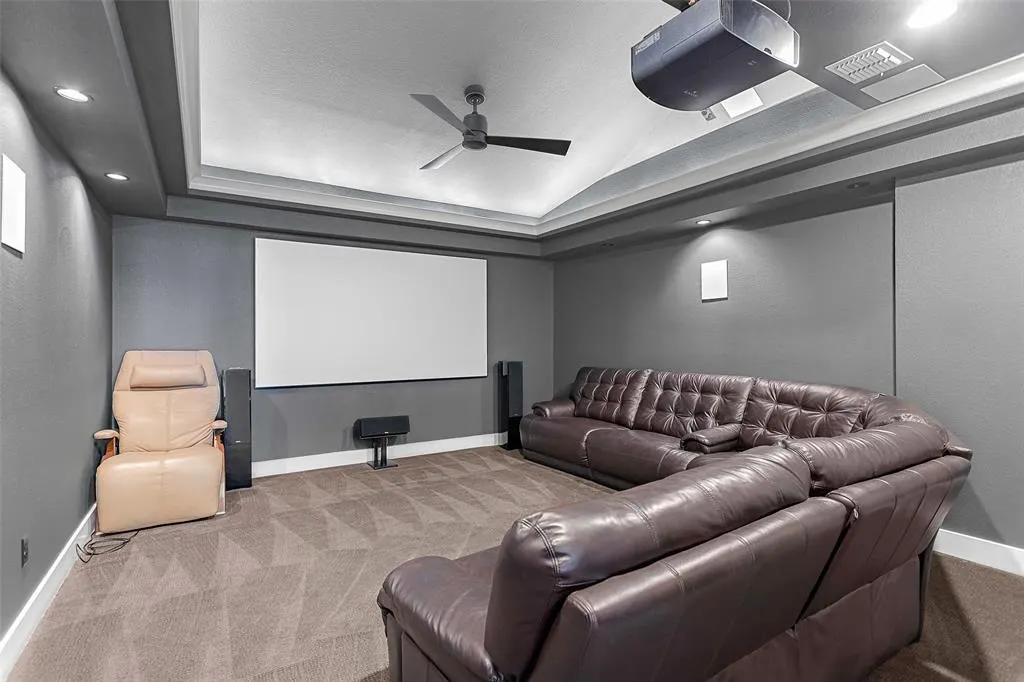 4431 Woodbine Lane