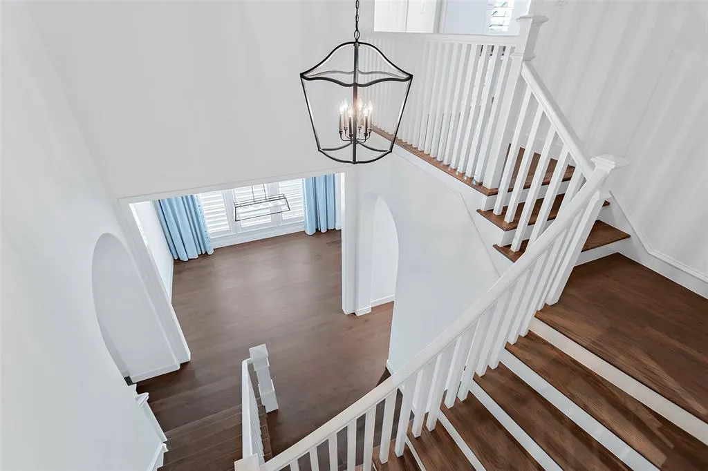 4431 Woodbine Lane