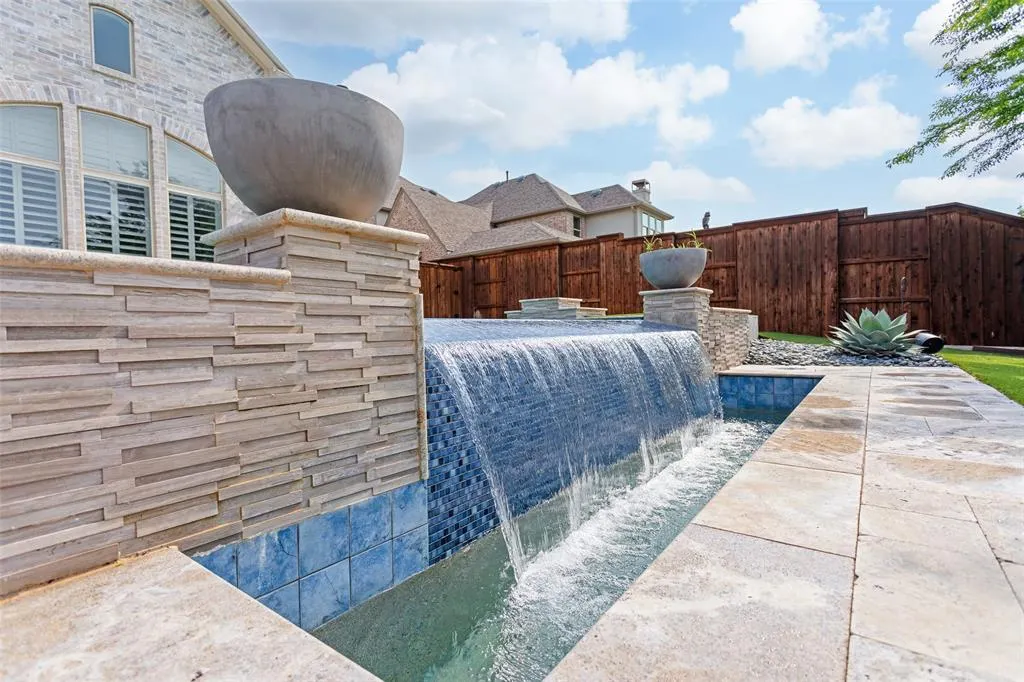 4431 Woodbine Lane