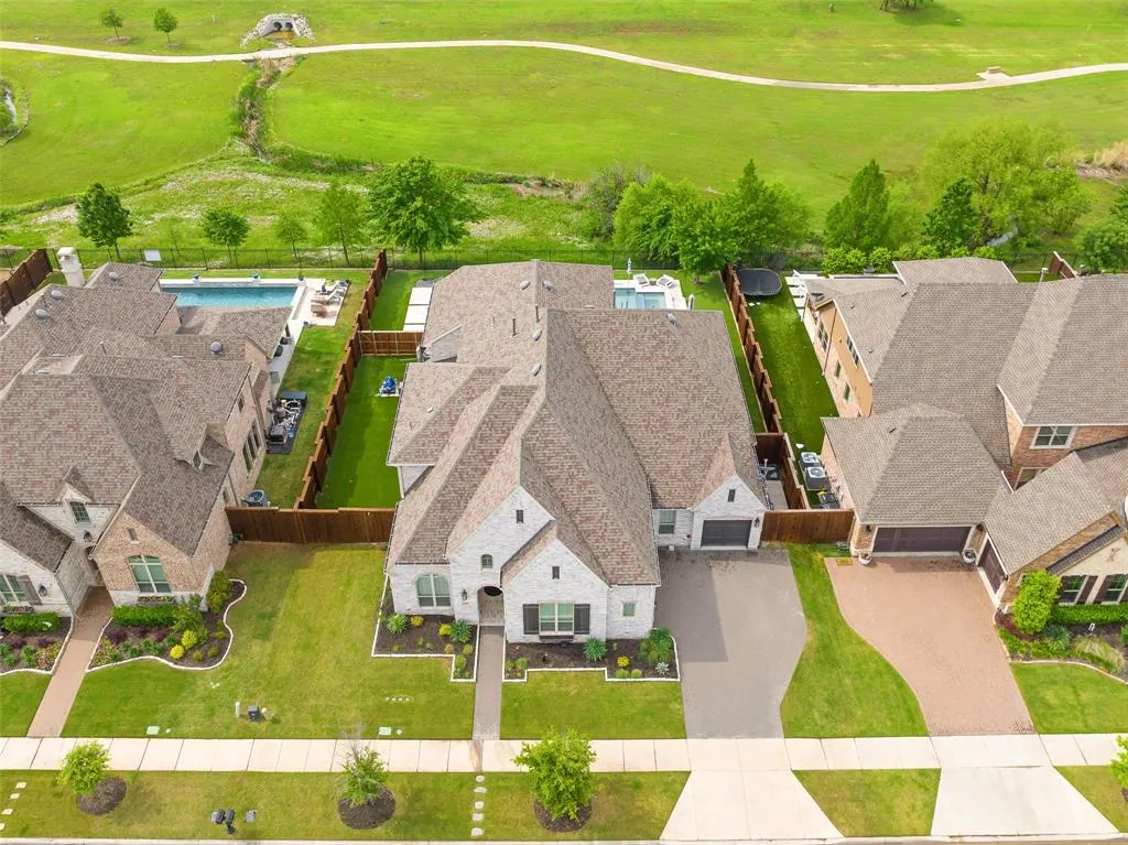 4431 Woodbine Lane