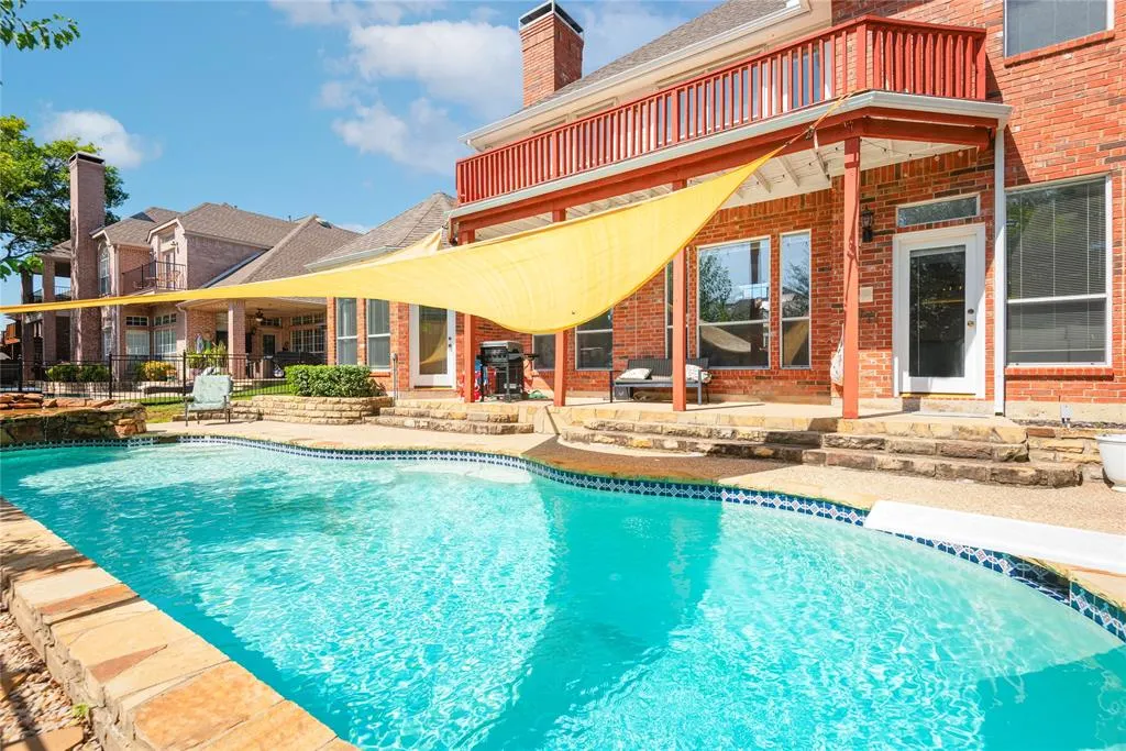 909 Hills Creek Drive