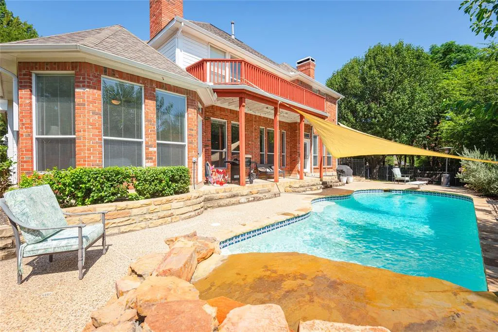 909 Hills Creek Drive