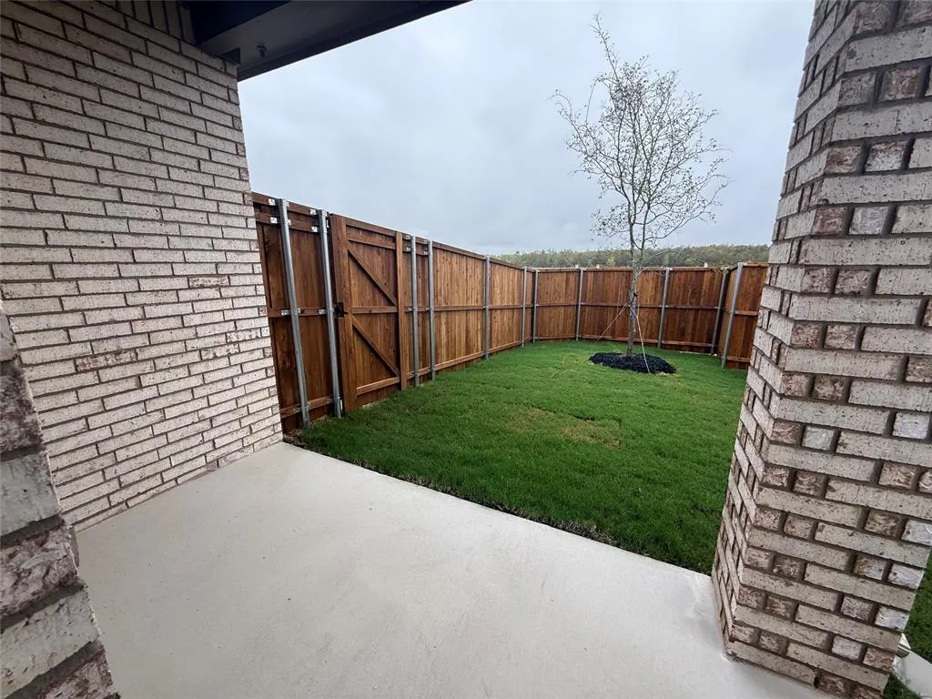 2512 Pikes Peak Way