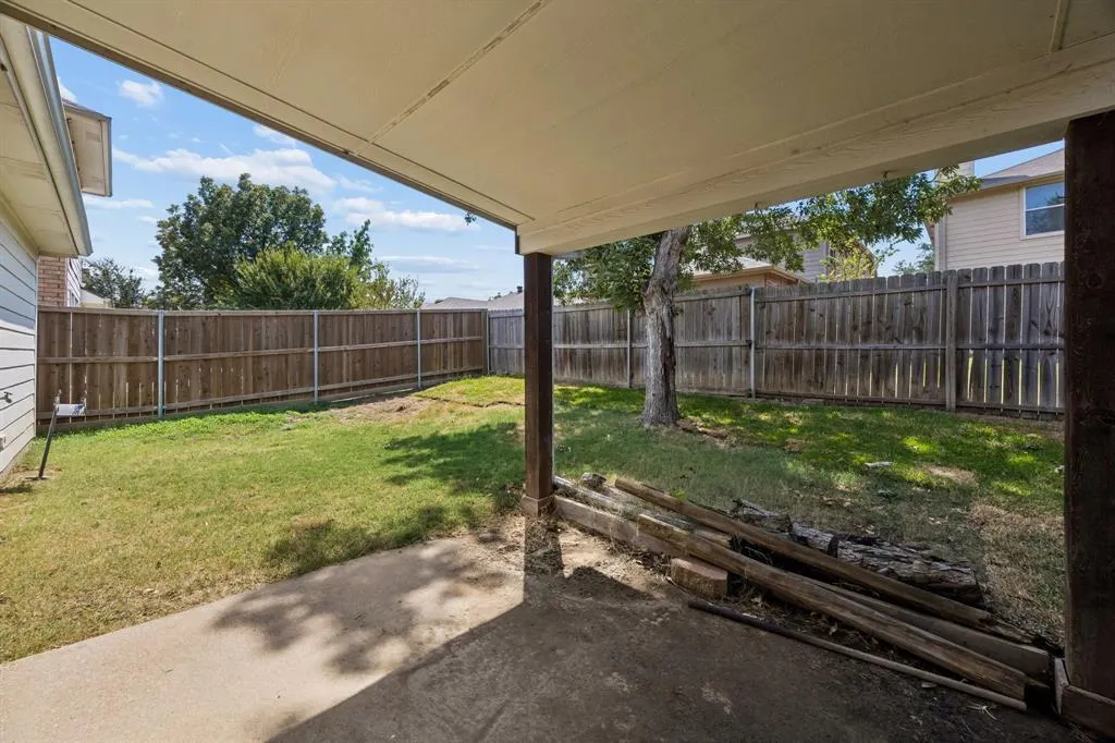1023 Aviary