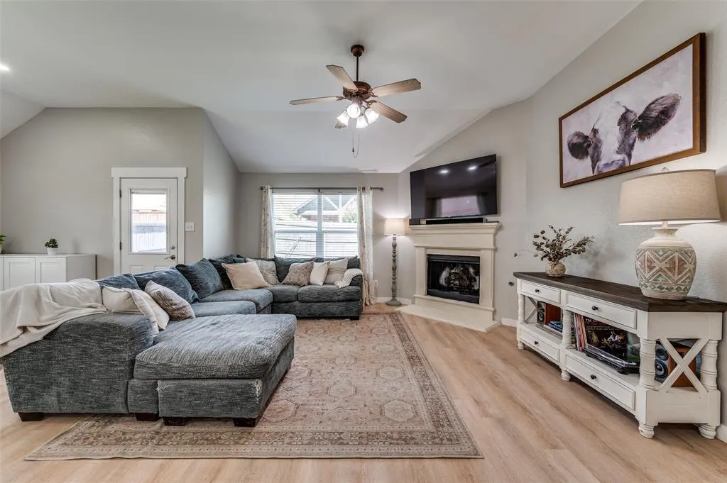 2820 Saddlebred Trail