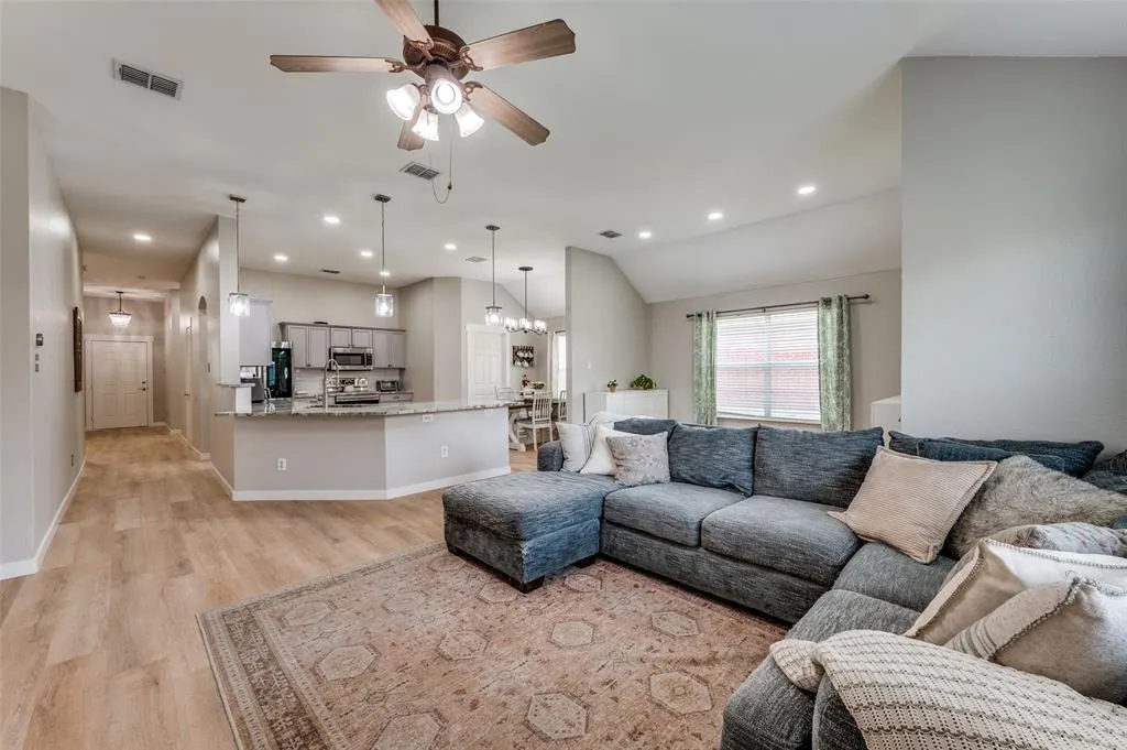 2820 Saddlebred Trail