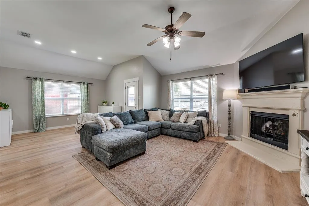 2820 Saddlebred Trail