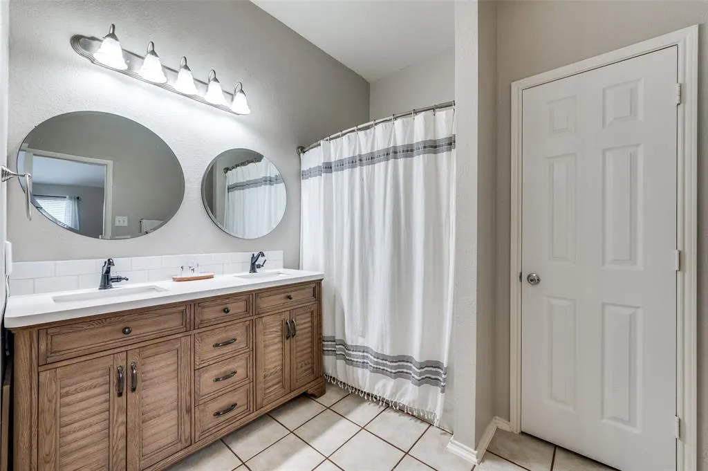 2820 Saddlebred Trail