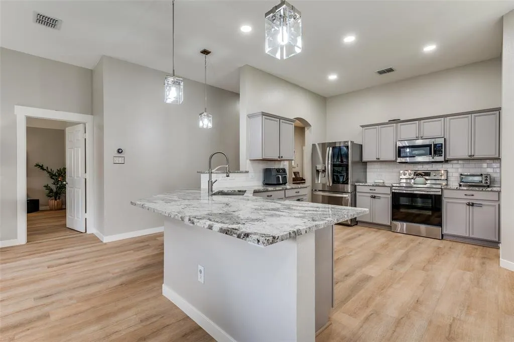 2820 Saddlebred Trail