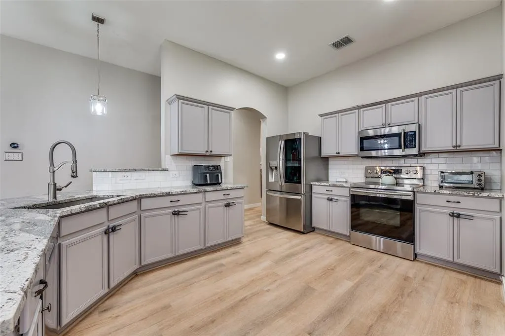 2820 Saddlebred Trail