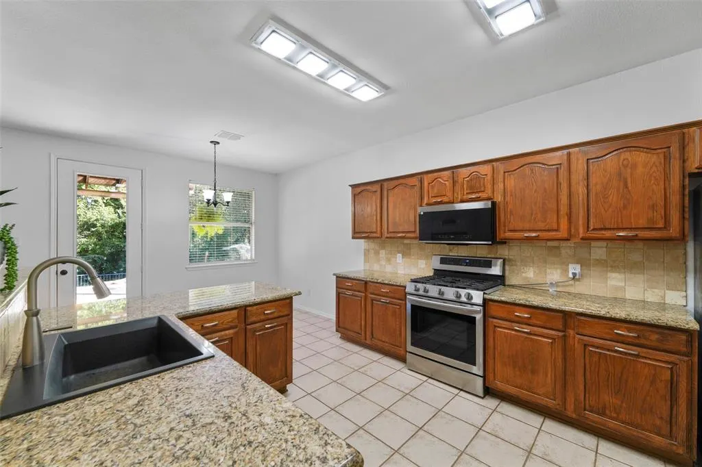 2337 Magnolia Drive
