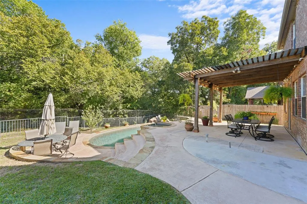 2337 Magnolia Drive