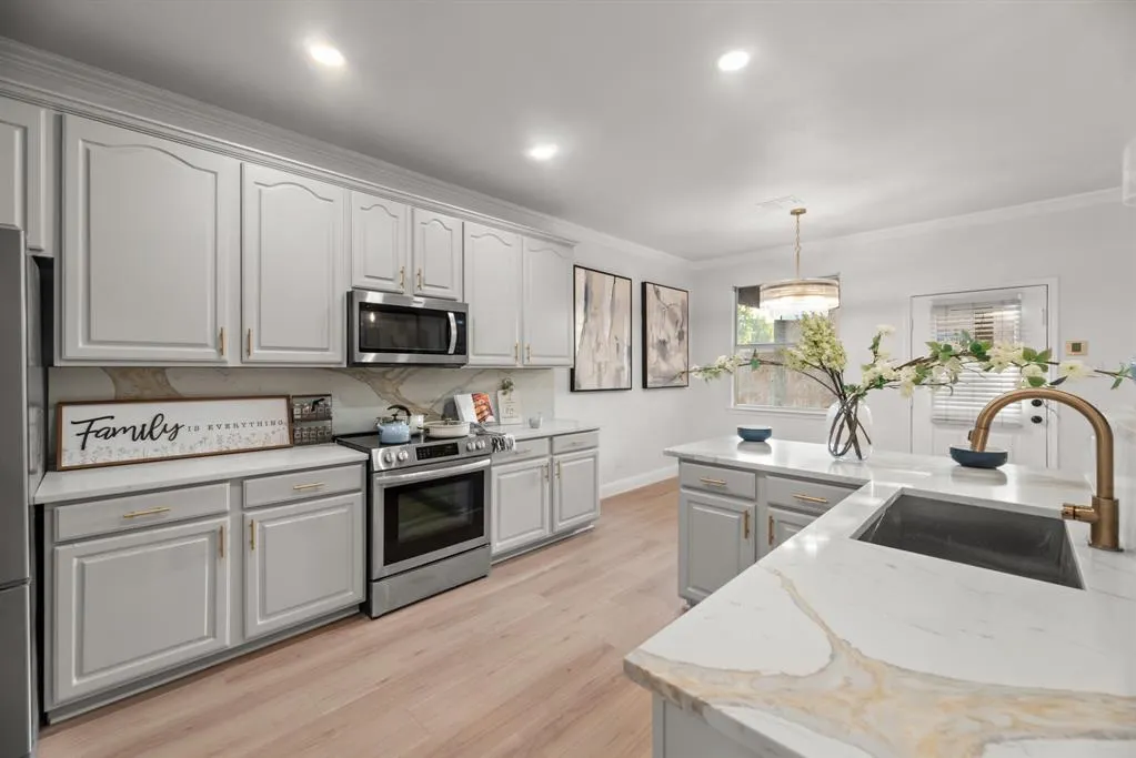 2208 Sheldon Drive