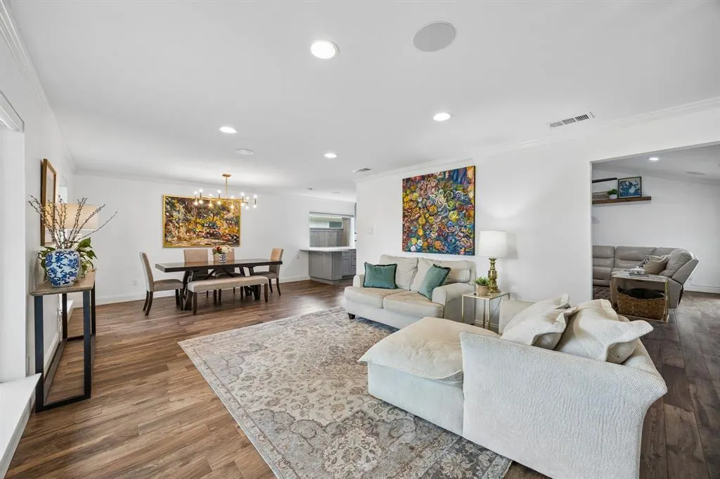 7711 La Avenida Drive