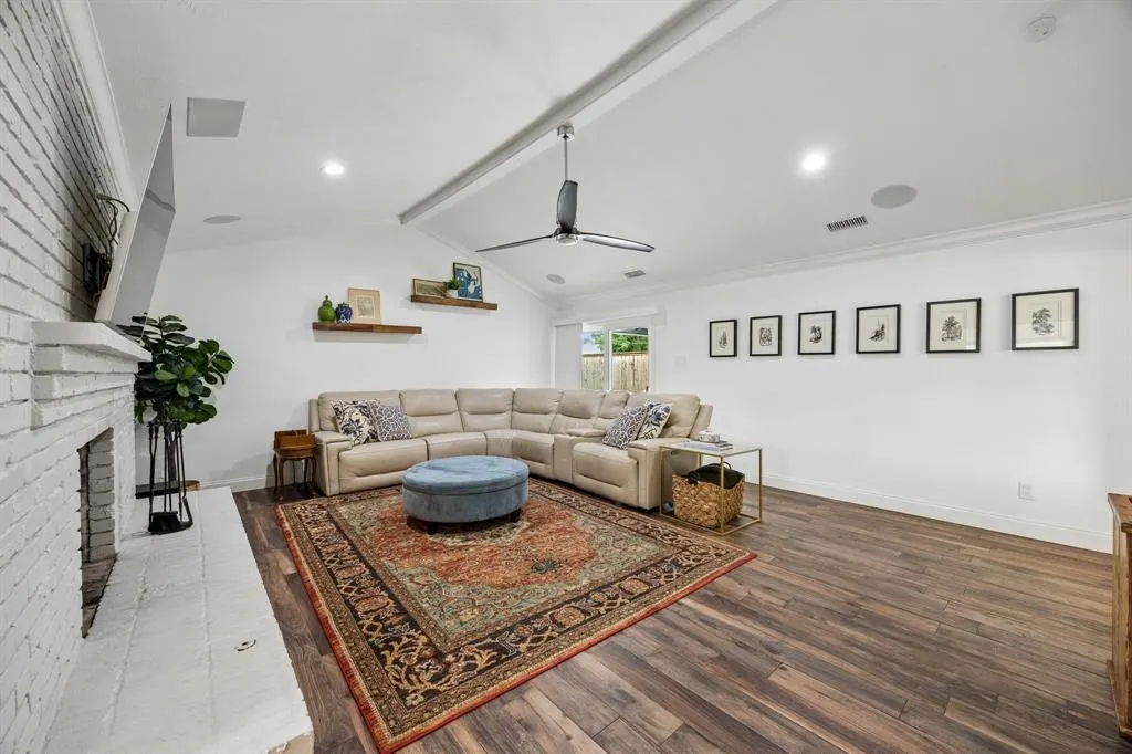 7711 La Avenida Drive