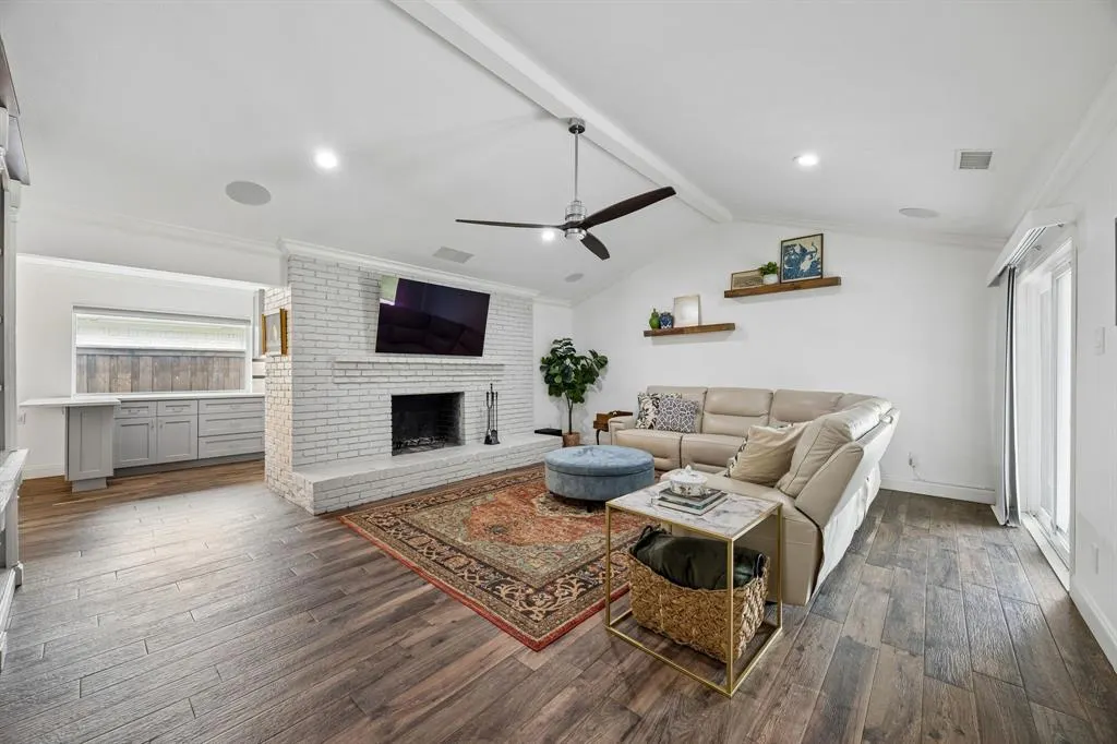 7711 La Avenida Drive
