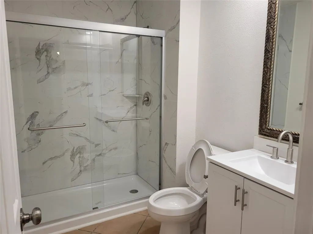 6520 Chinaberry Trail