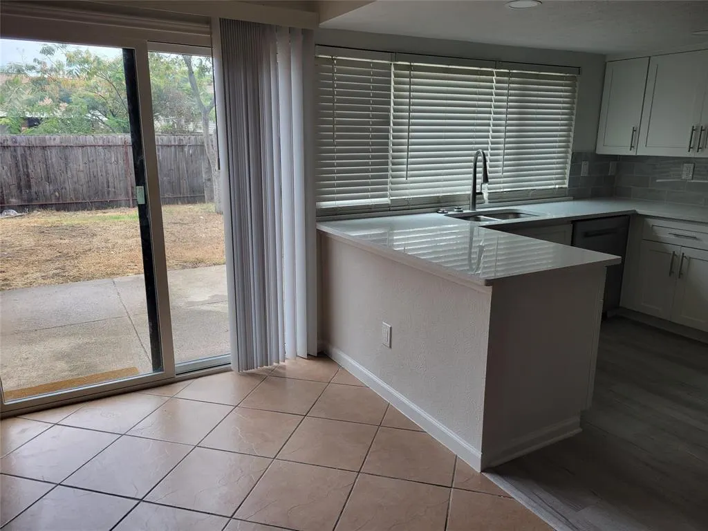 6520 Chinaberry Trail