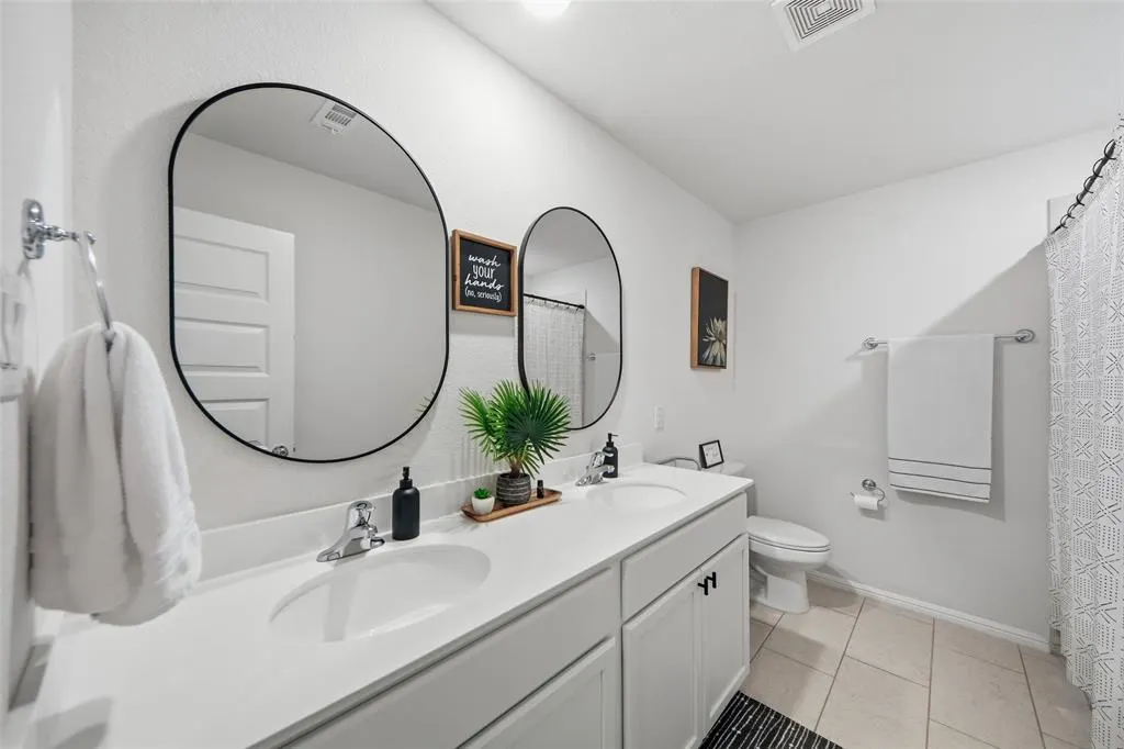 2208 Maplewood Drive