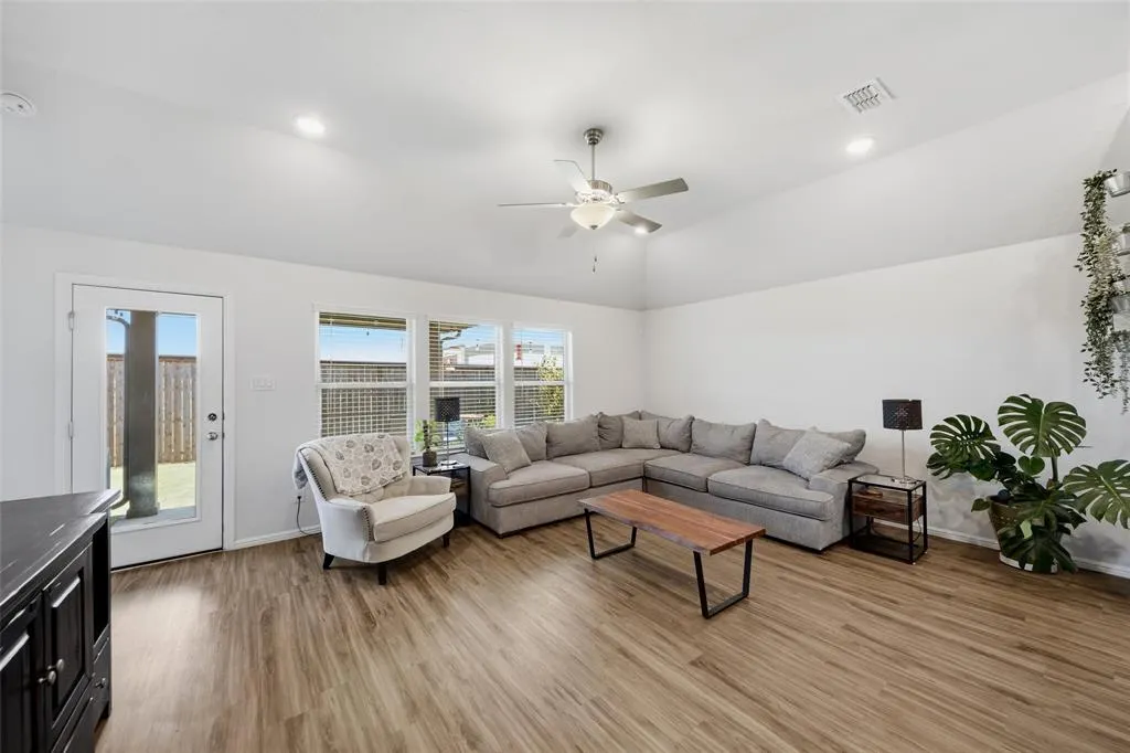 2208 Maplewood Drive