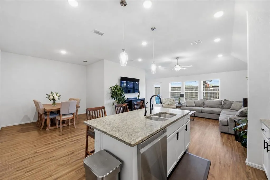 2208 Maplewood Drive