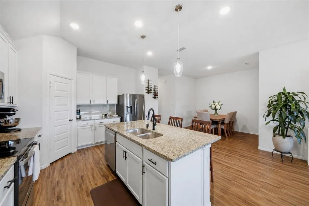 2208 Maplewood Drive