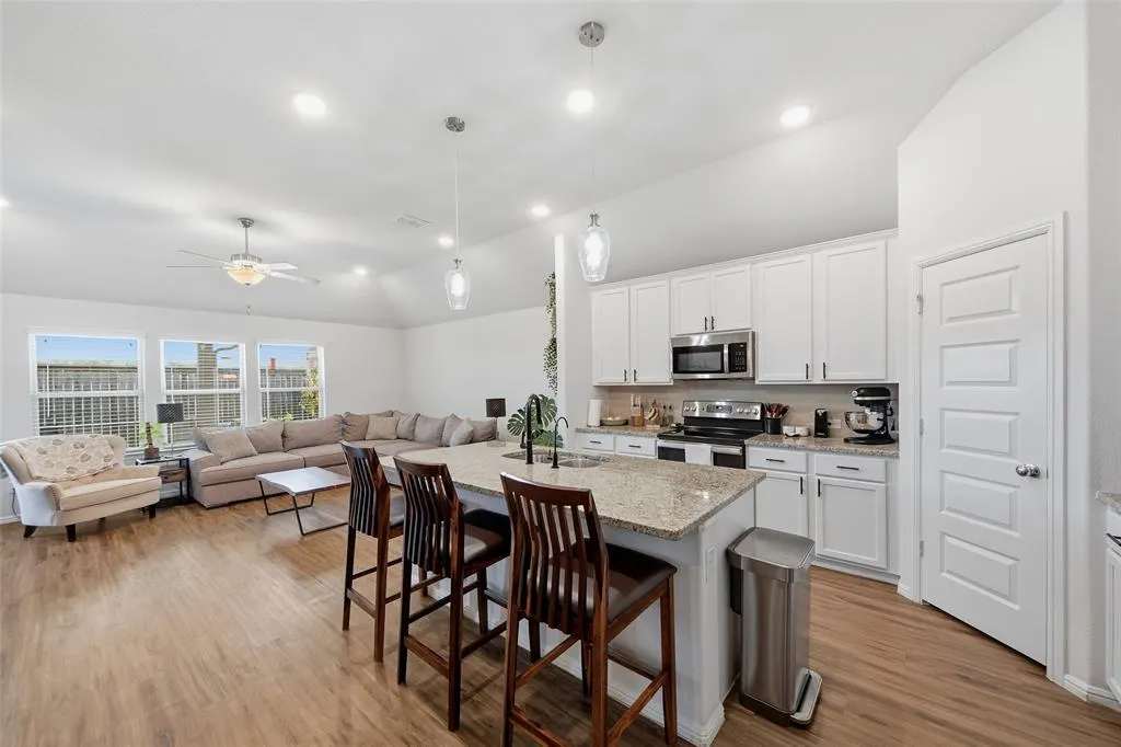 2208 Maplewood Drive