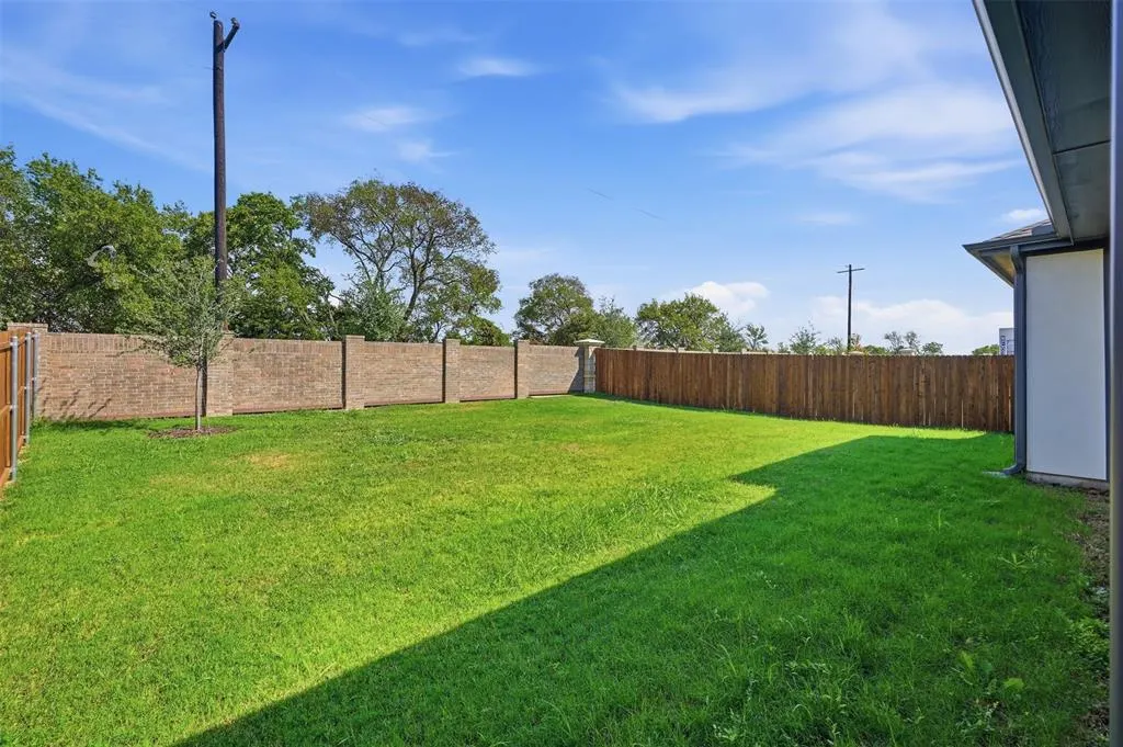 4602 Brookfield Dr