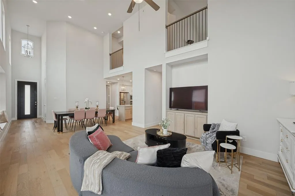 3828 Stars Street