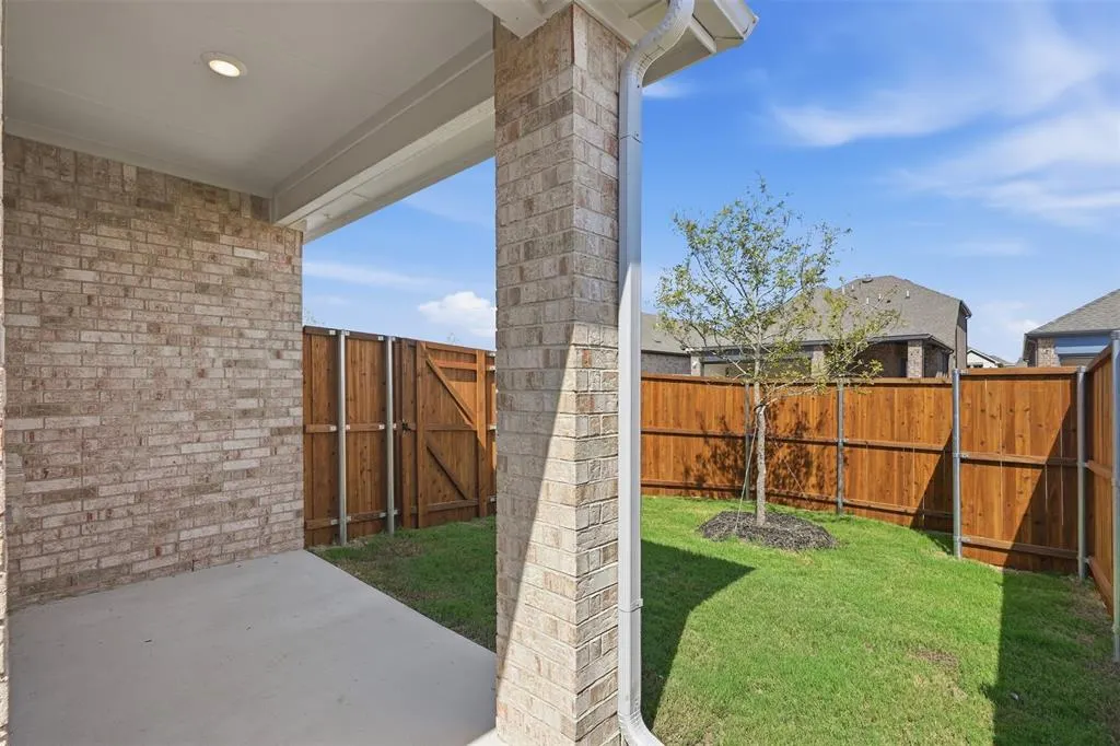 2541 Crestone Drive