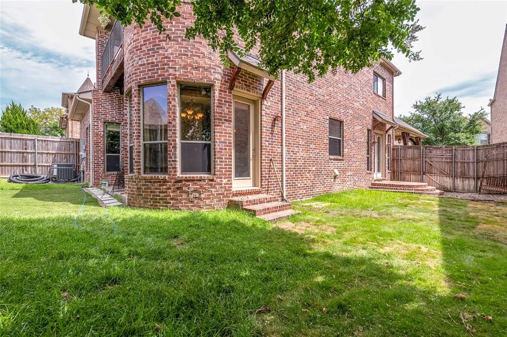 7005 Kenswick Drive