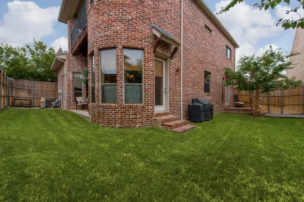7005 Kenswick Drive