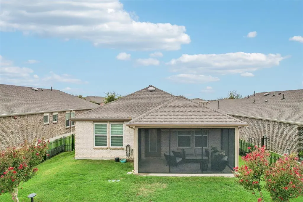 7665 Parade Drive