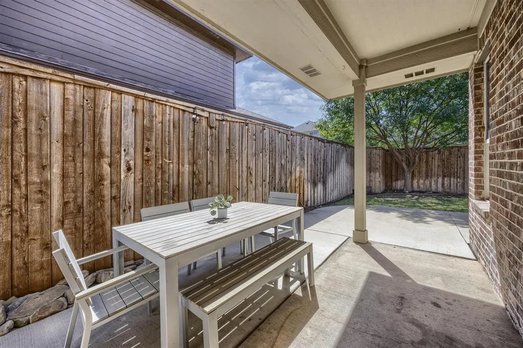 1111 Fossil Lake Drive