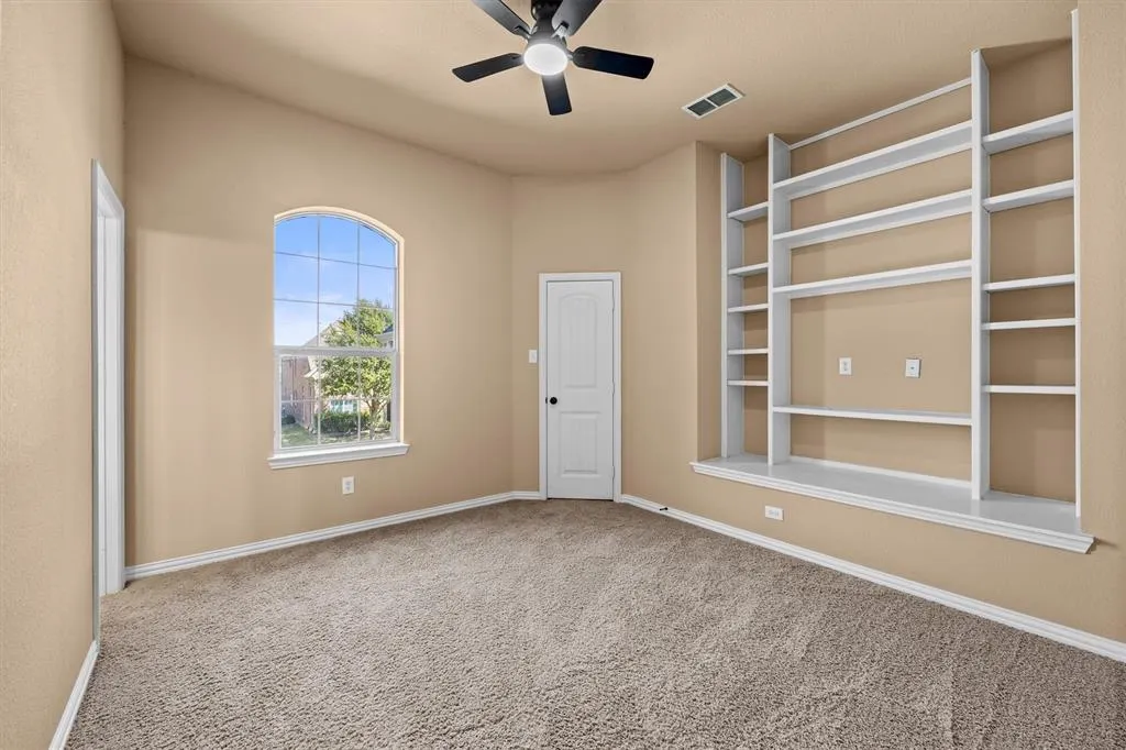 1111 Fossil Lake Drive