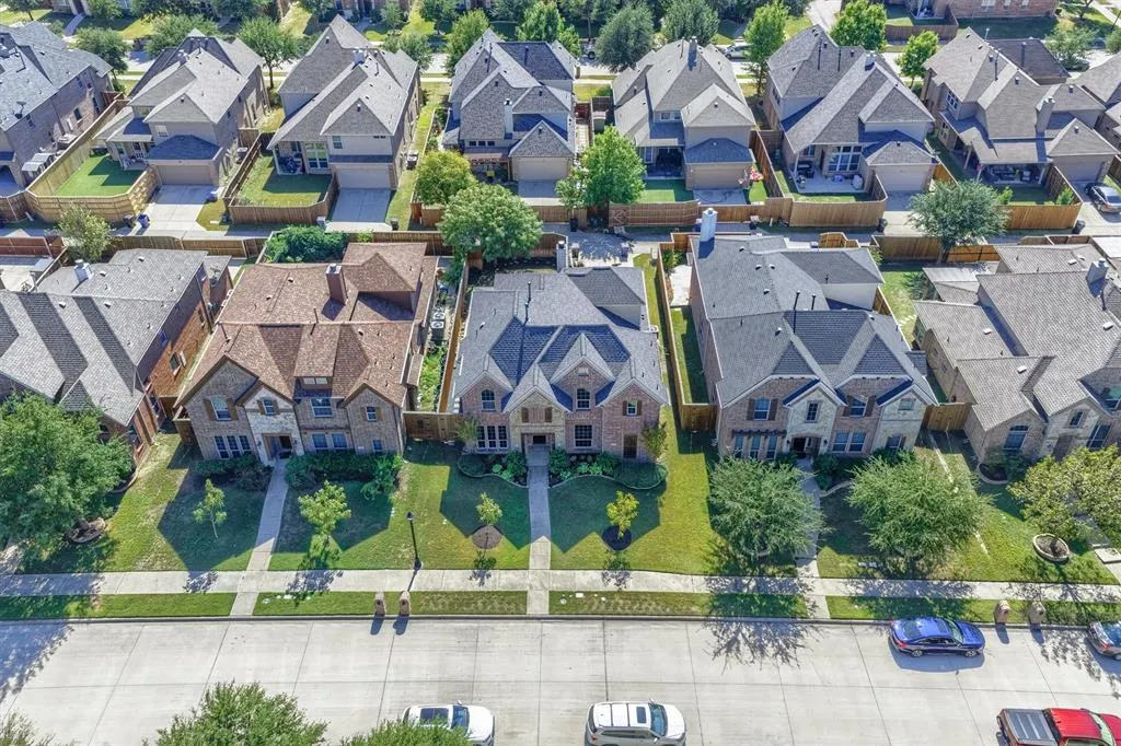 1111 Fossil Lake Drive