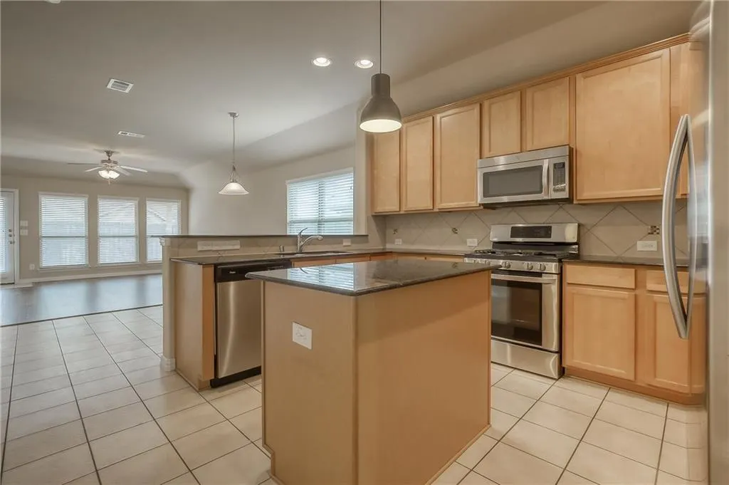 817 Silvermoon Drive