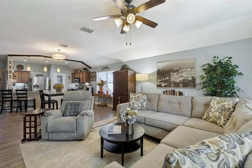 1118 Red Robin Drive