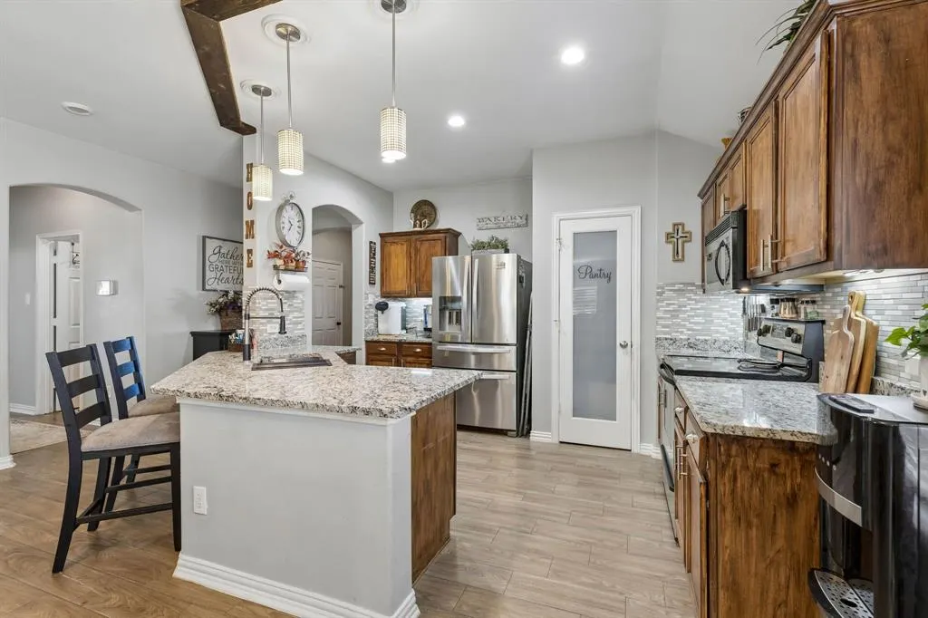 1118 Red Robin Drive