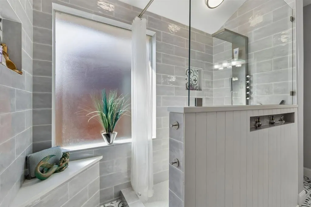 1118 Red Robin Drive