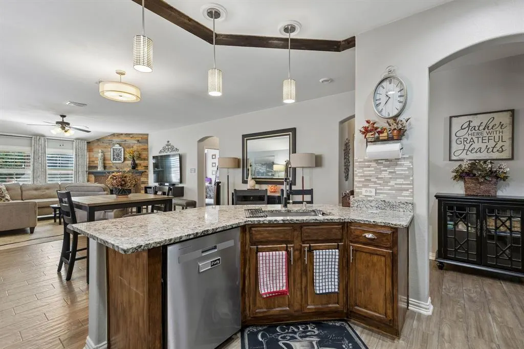 1118 Red Robin Drive
