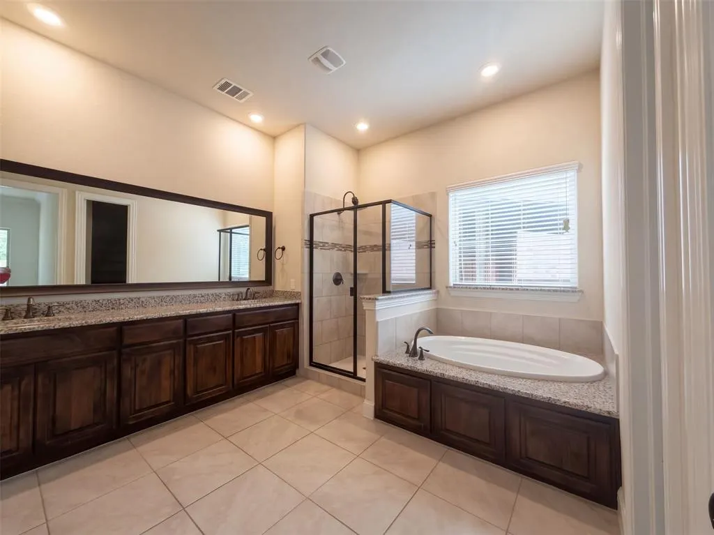 7913 Caddo Cove