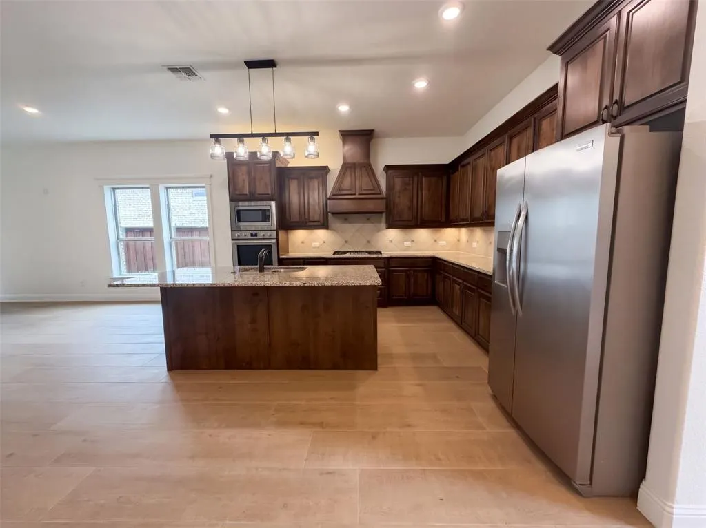 7913 Caddo Cove