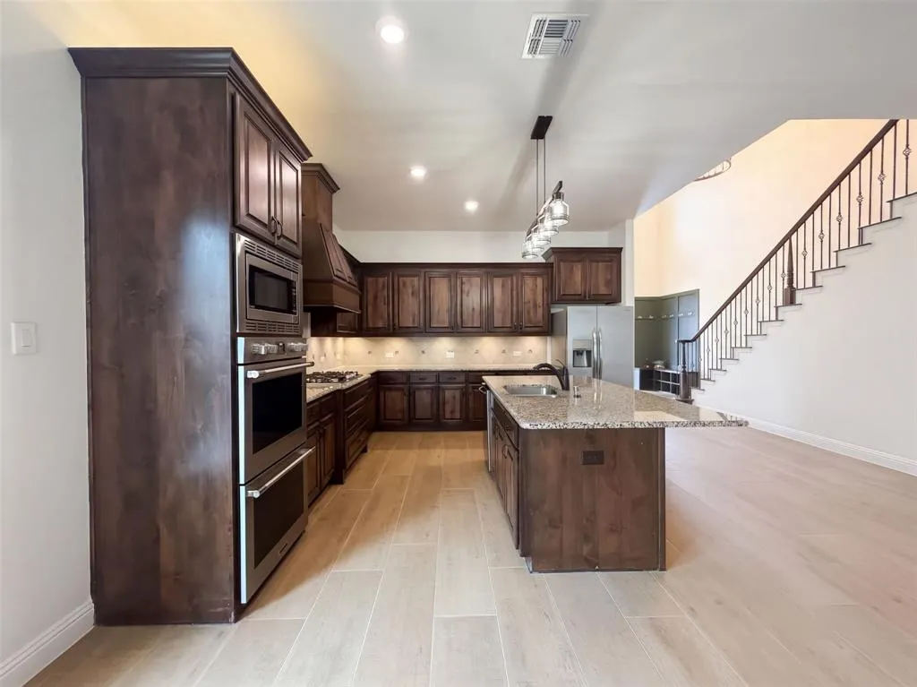 7913 Caddo Cove