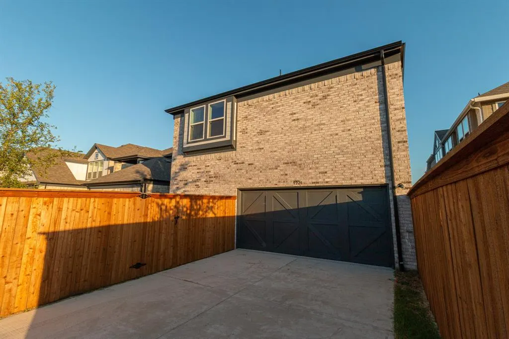 4924 Daybreak Drive